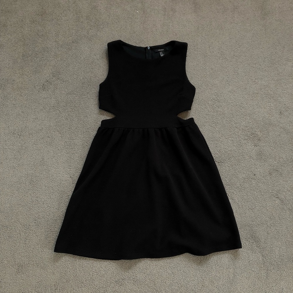 [Forever 21] Black dress with side cut-outs